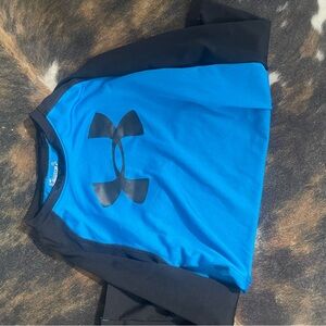Size 6 UA long sleeve